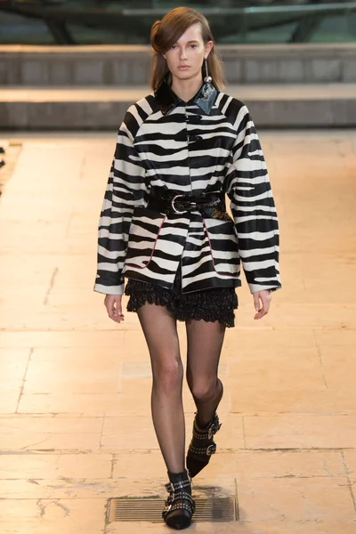 Look 13